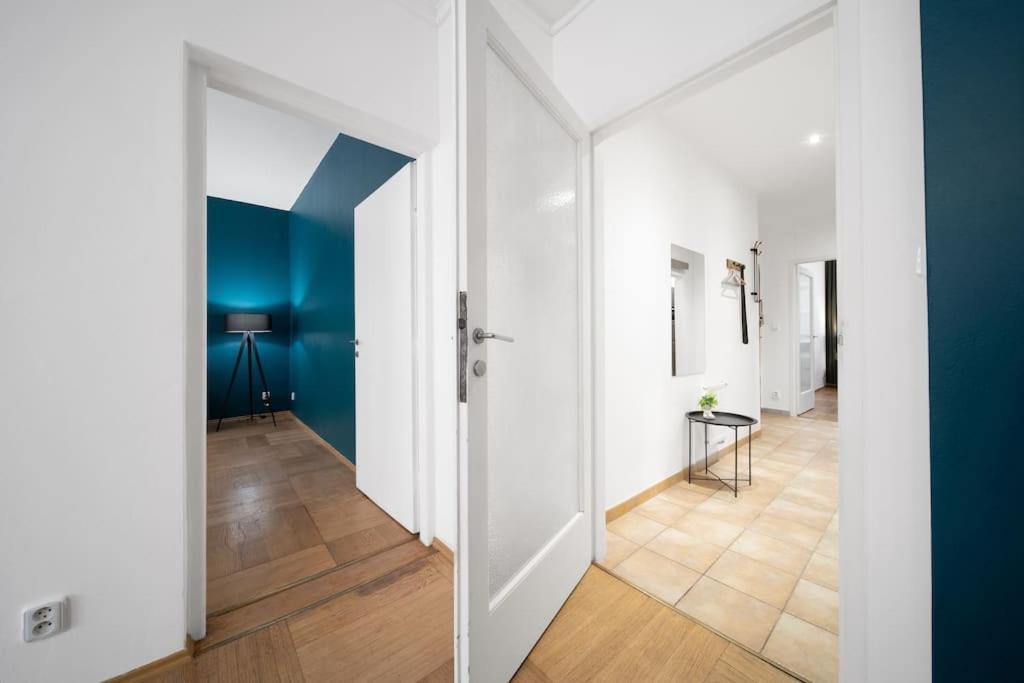 Cityscape Charm Spacious 3 Bedroom Haven For 7 * Praha