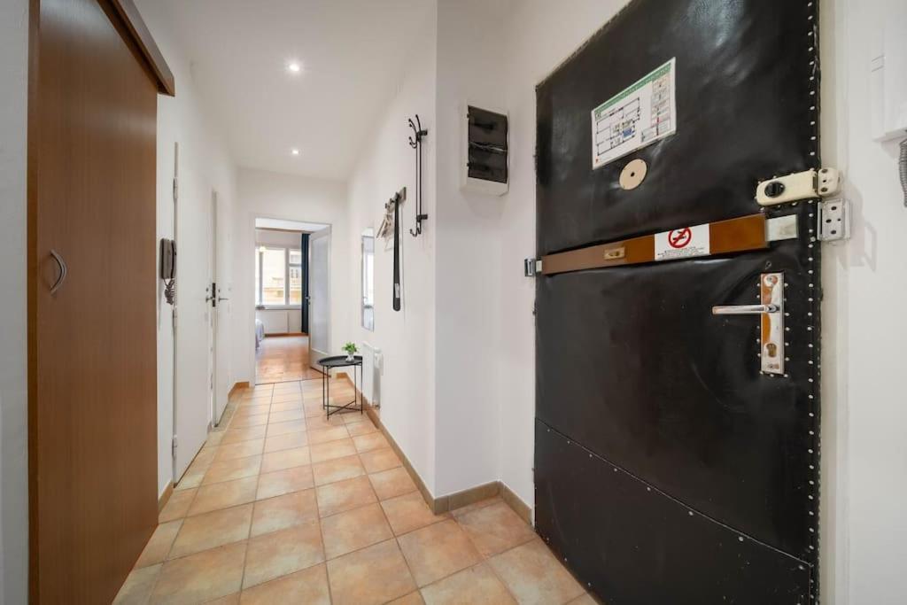 Apartmán Cityscape Charm Spacious 3 Bedroom Haven For 7 *