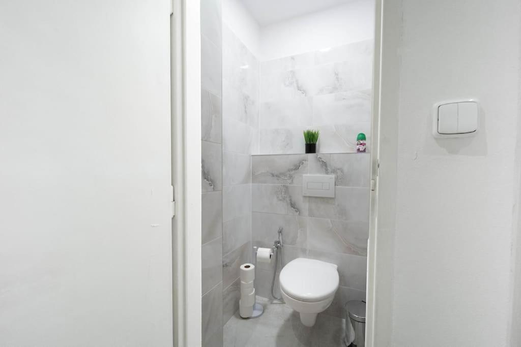 Cityscape Charm Spacious 3 Bedroom Haven For 7 Apartmán Praha