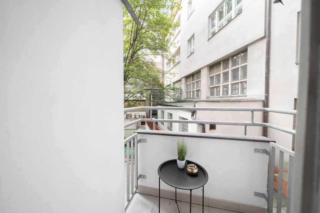 Cityscape Charm Spacious 3 Bedroom Haven For 7 Apartmán Praha